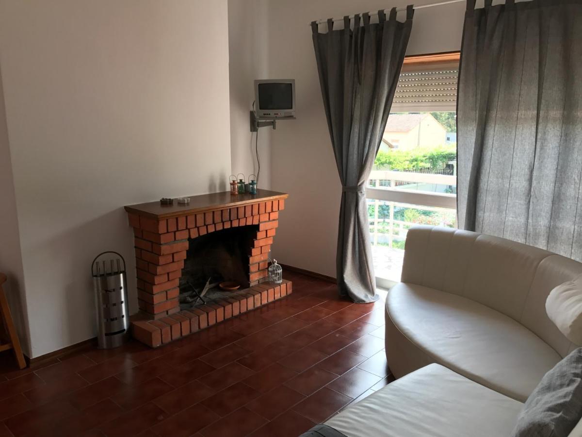 Europa Apart Bed & Breakfast Castanheira de Pera Exterior photo